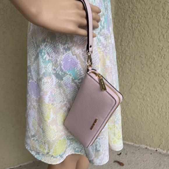 Michael Kors Jet Set Travel Large Travel CONTINENTAL Wristlet-Wallet - Picture 2 of 16